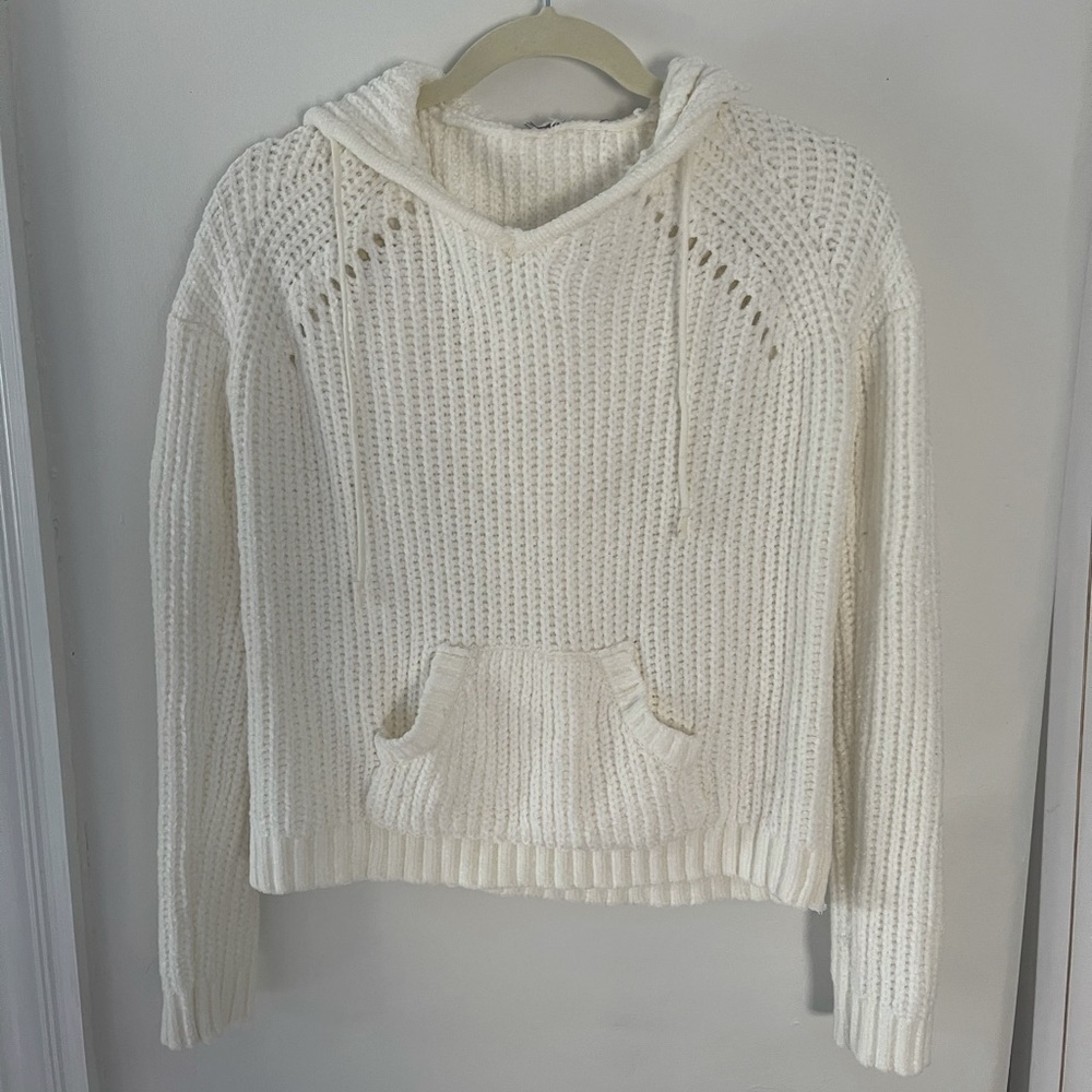 White hoodie sweater